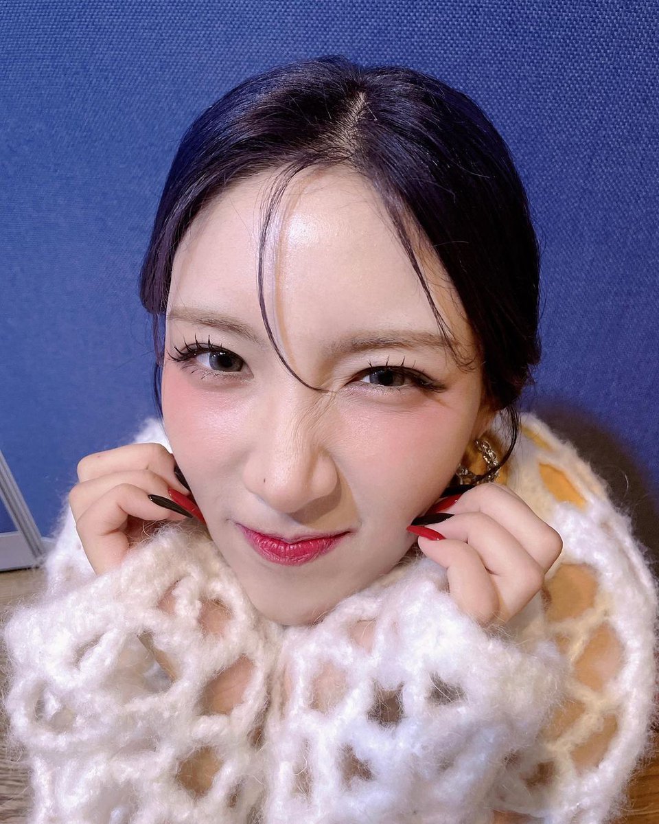 Lightsumstagram's tweet photo. Chowon's IG Update

"Chowonie playing with the camera ✌️"

#LIGHTSUM #라잇썸 #CHOWON #초원 @CUBE_LIGHTSUM https://t.co/tVEC2F5mdf