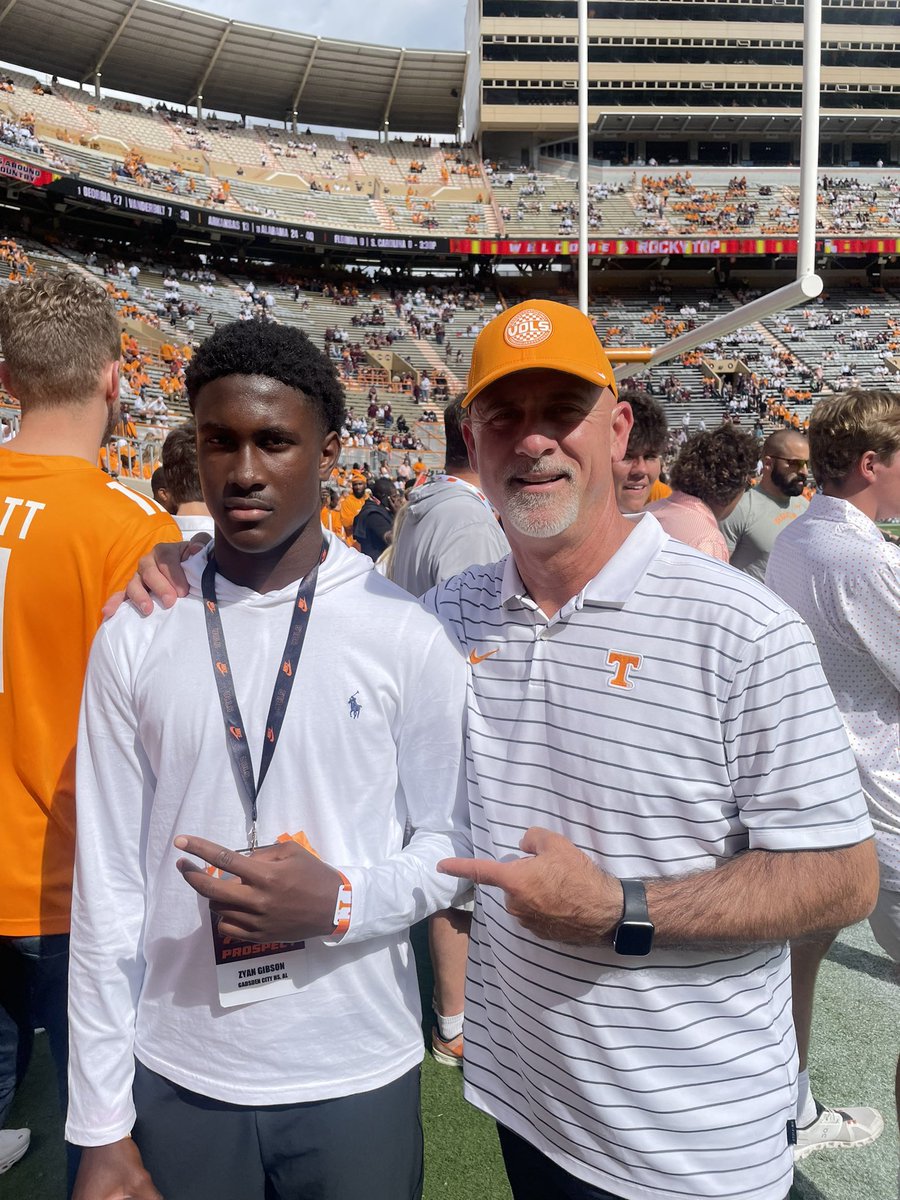 ZyanGibson's tweet photo. I’m blessed to receive my first SEC offer from @Vol_Football!! Thanks @Coach_Nez_ @CoachTimBanks and @coachjoshheupel. @ChadSimmons_ @AverageJoesSpo1 @AL_Recruiting @BenThomasPreps @AndrewJBone @YellowhammerFB @GoVolsXtra @GoVols247 @aldotcomPreps @ThisIsTreyJ @AL6AFootball https://t.co/MvEC7na02y
