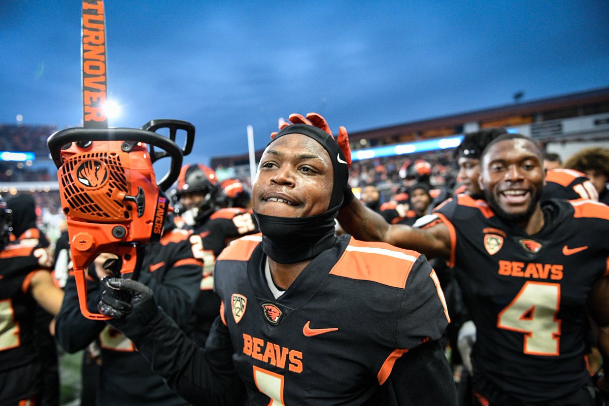BeaverFootball's tweet photo. 🗣️ COOOOOOOOOP https://t.co/yP3JQOvkm4