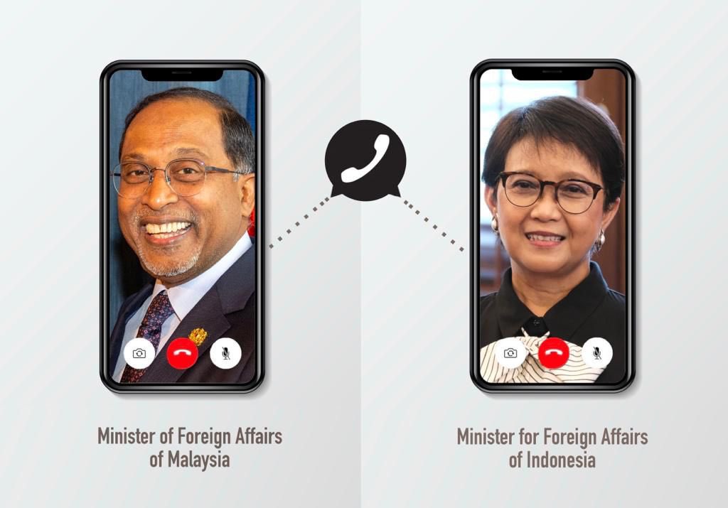 Menlu_RI's tweet photo. Spoke on the phone with FM @ZambryOfficial of Malaysia on the latest developments in Gaza &amp; the urgency to focus on humanitarian aspect &amp; saving lives https://t.co/05zj2xKNwL