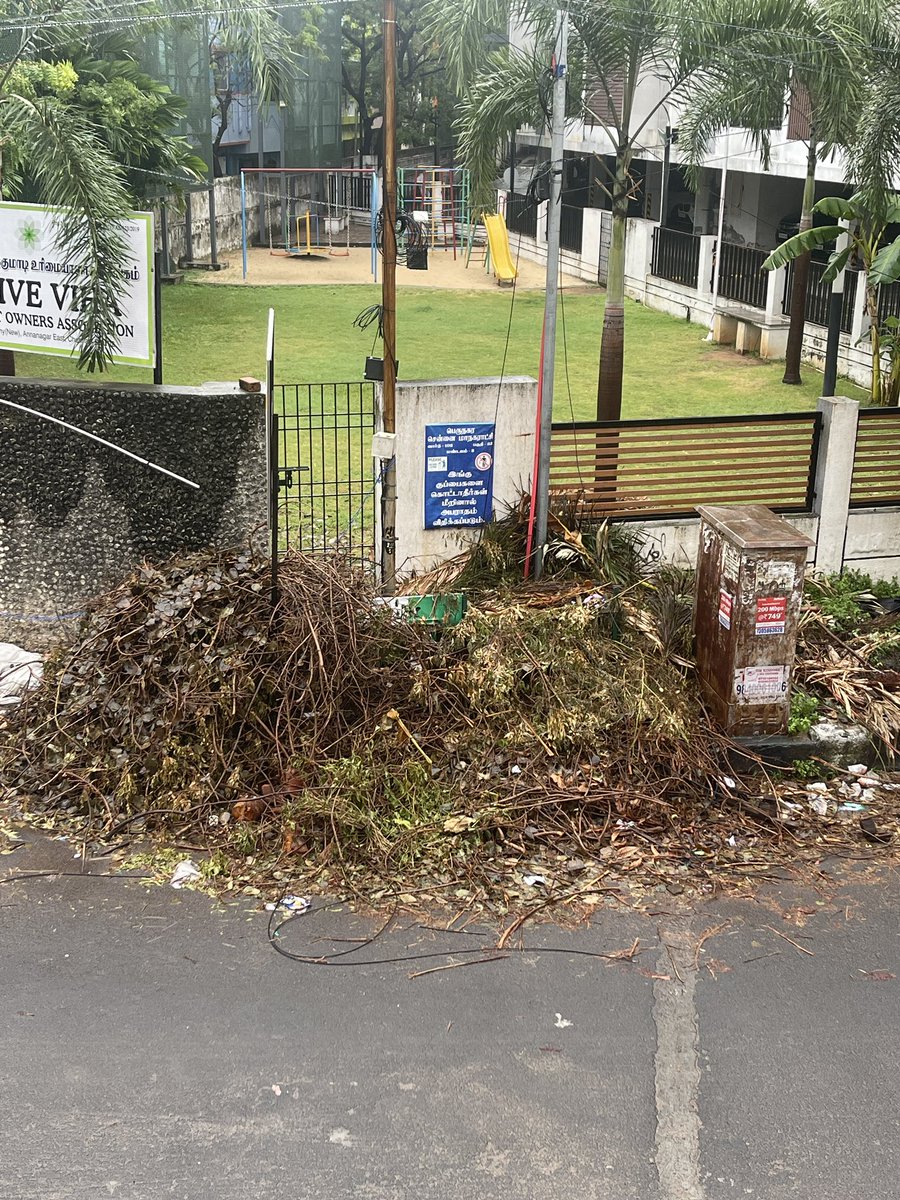 ilprashanth's tweet photo. Current state of affairs at VOC COLONY, Anna Nagar East near Tulive Viha , Ward 102, Paguthi 23, Mandalam 8. State of affairs as on 15 October 2023, 7:00 AM

Please take action for clearing the tree cuttings @chennaicorp. It is like this for the last 1 week after cutting big tree https://t.co/vnESwtwcn7