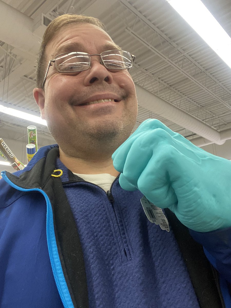 TonyMel13027869's tweet photo. I need to entertain myself sometimes lol 😂 #dumbfun https://t.co/lVRlgPAPeM