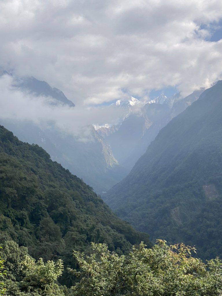 JudithDenwood's tweet photo. Heading to #annapurnabasecamp @aJohnTimperley 😁 #SPAIRE #hipreplacements 👌 https://t.co/Jbk1rmu7WR