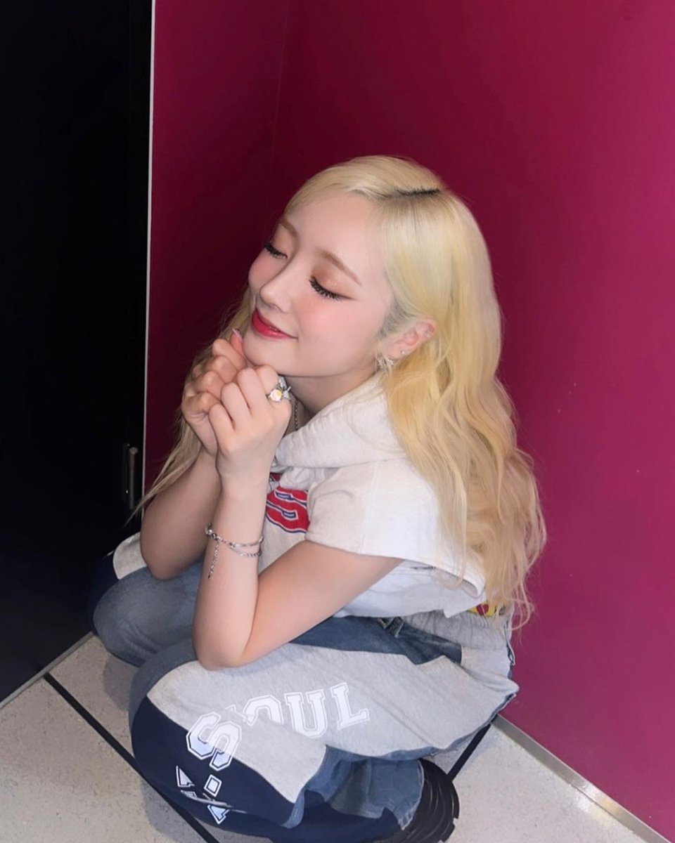 Lightsumstagram's tweet photo. Hina's IG Update

"Sumit did well today also and I was happy the whole day thanks to you ꔛ♡
Sleep well, Goodnight 🌛"

#LIGHTSUM #라잇썸 #HINA #히나 @CUBE_LIGHTSUM https://t.co/3y830fjBK4
