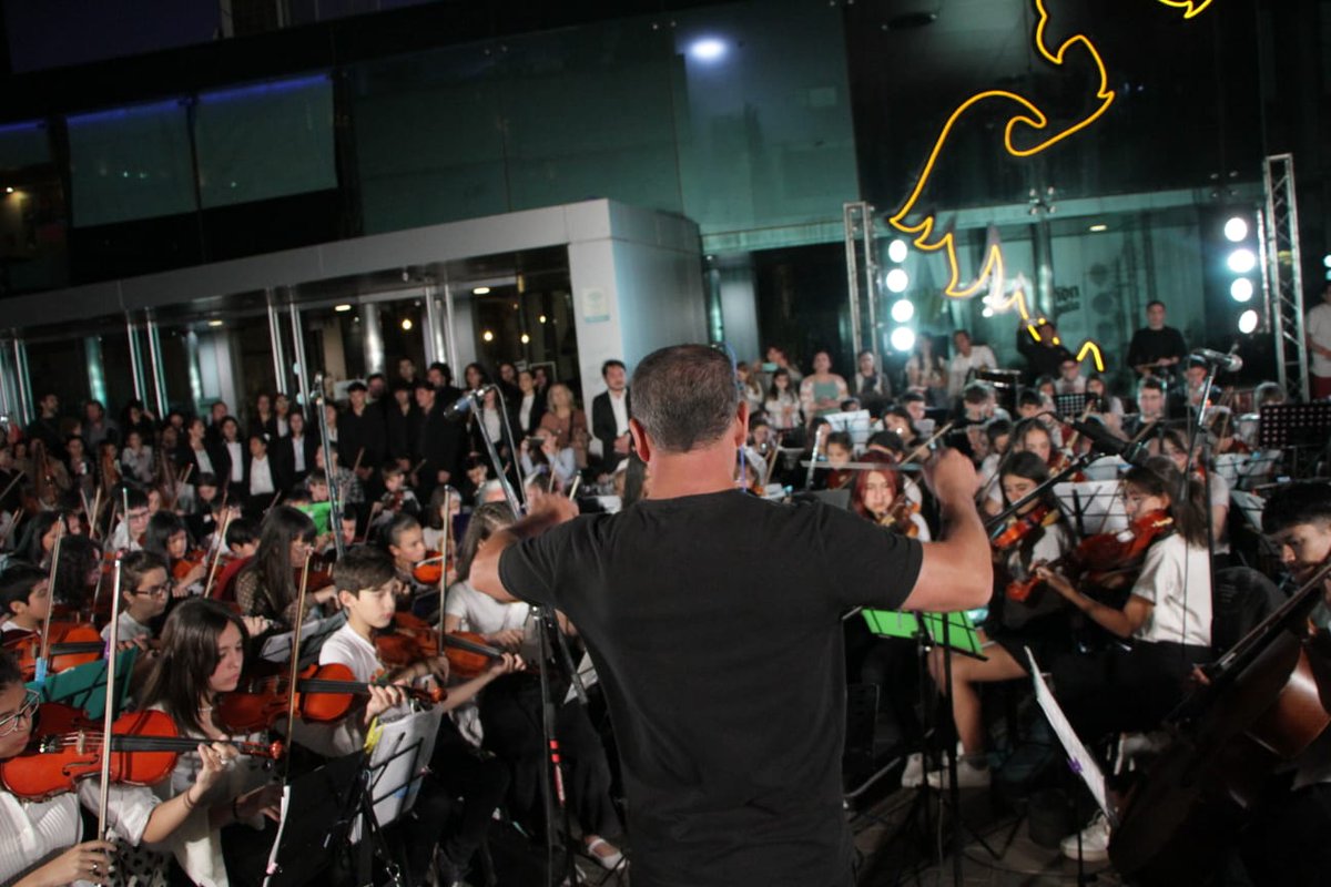 🎶Cierre del Festival Sinfonico Córdoba Mediterránea 2023🎶
En los  jardines del <a href="/PaseoBuenPastor/">PaseodelBuenPastor</a> ,nos despedimos este evento que reunió a decenas de jovenes músicos.

<a href="/raulsansica/">Raul Sansica</a> <a href="/gastonluisre/">Gaston Luis Re</a> #FundacionProArte  @MinCoordinacion <a href="/gobdecordoba/">Gobierno de Córdoba</a>