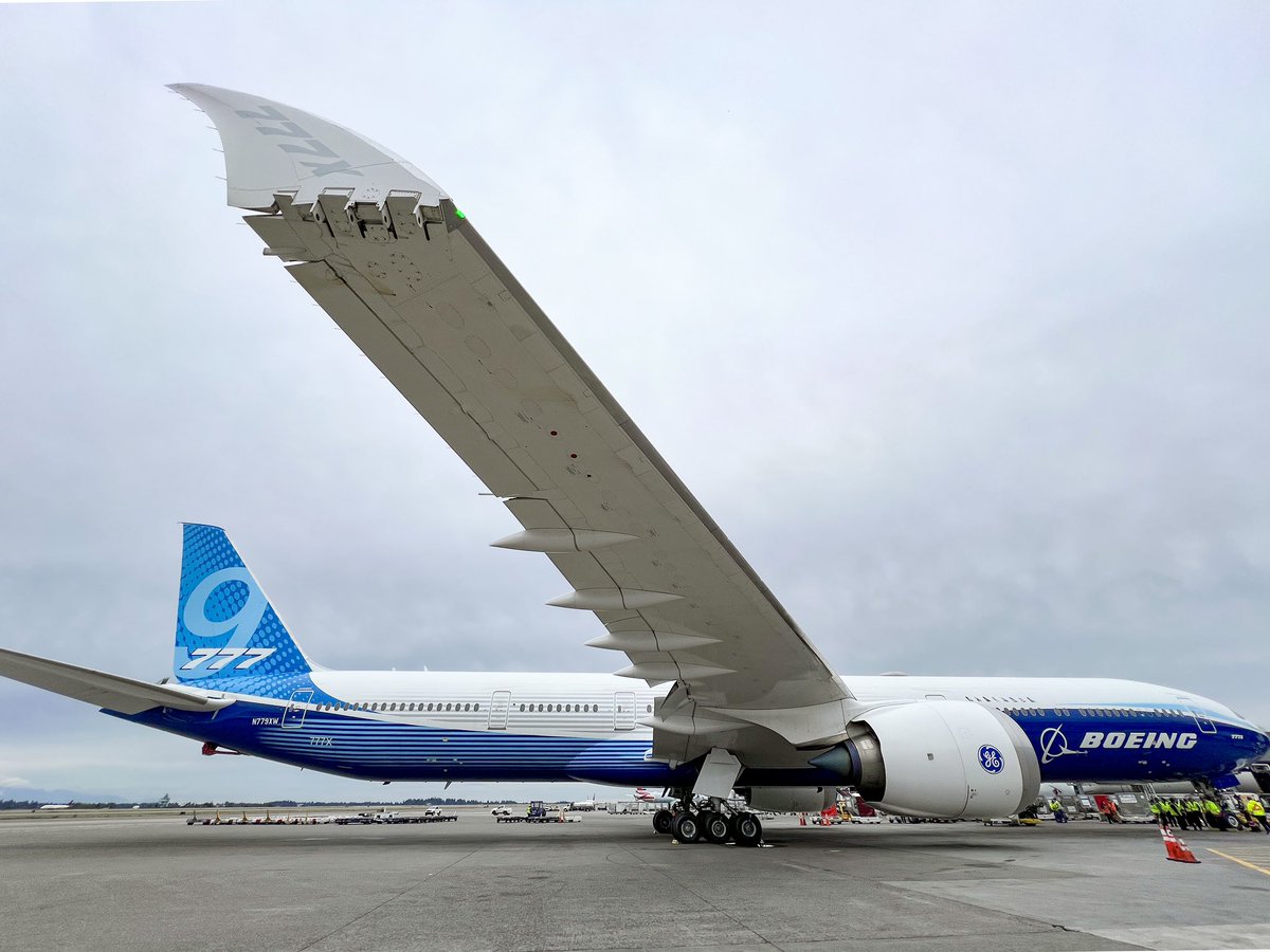 You can really *SEA* the future of air travel with @boeing 777-9's folding wingtip design. Today's demonstration at the S Concourse was great as we prepare for the innovative planes of the future and Upgrade SEA with projects like the S Concourse Evolution.