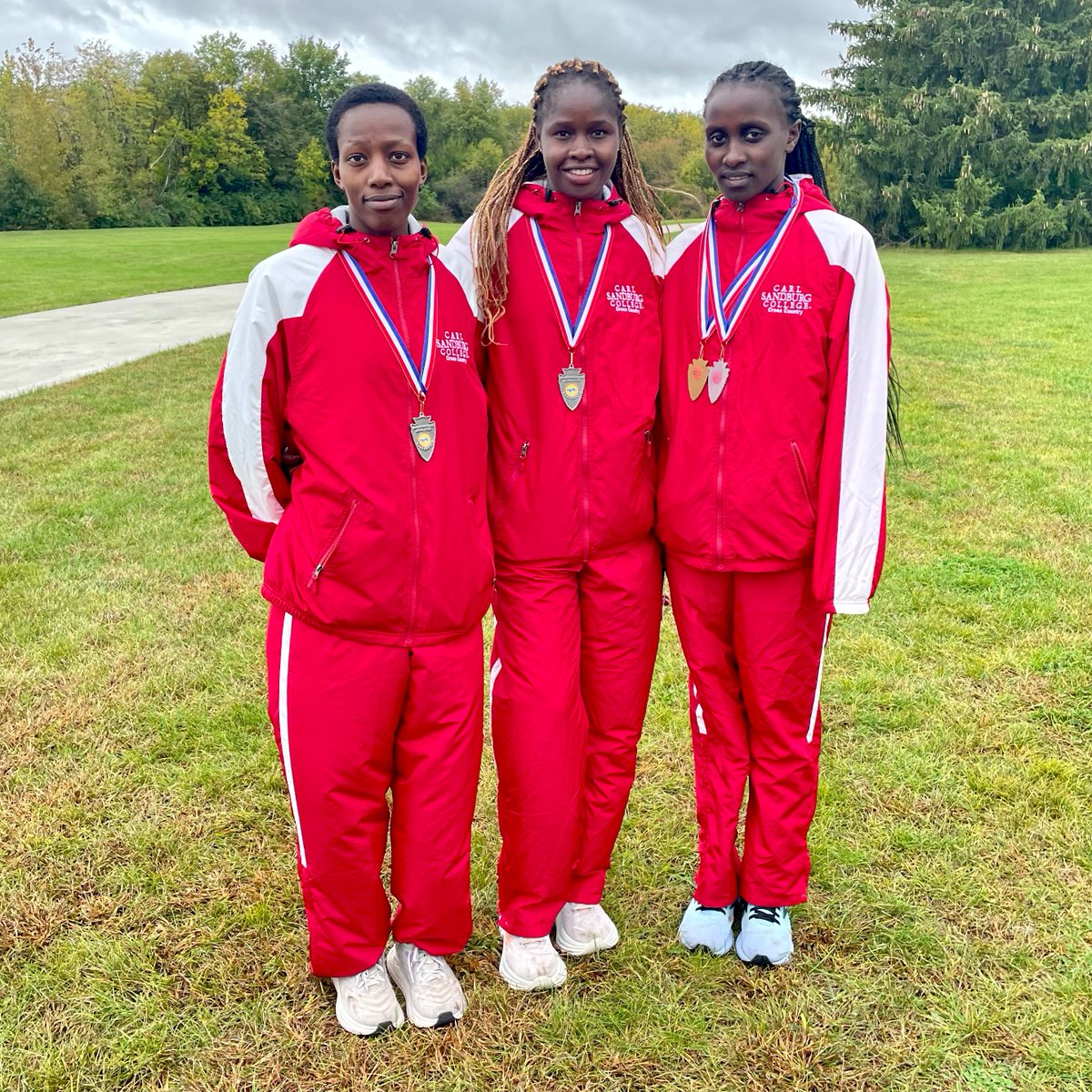 SandburgNJCAA's tweet photo. Great showing for the Chargers at today's Arrowhead Conference XC Championships!
🏆 Men's champs
🥇 Individual champs (Sharon Yego, Collines Chelak)
🏅 2 more All-Arrowhead men (Allan Kipruto, Meshack Kimutai)
🏅 2 more All-Arrowhead women (Damaris Kimaiyo, Ascar Jepchirir) https://t.co/oTY4Q8b2Ir