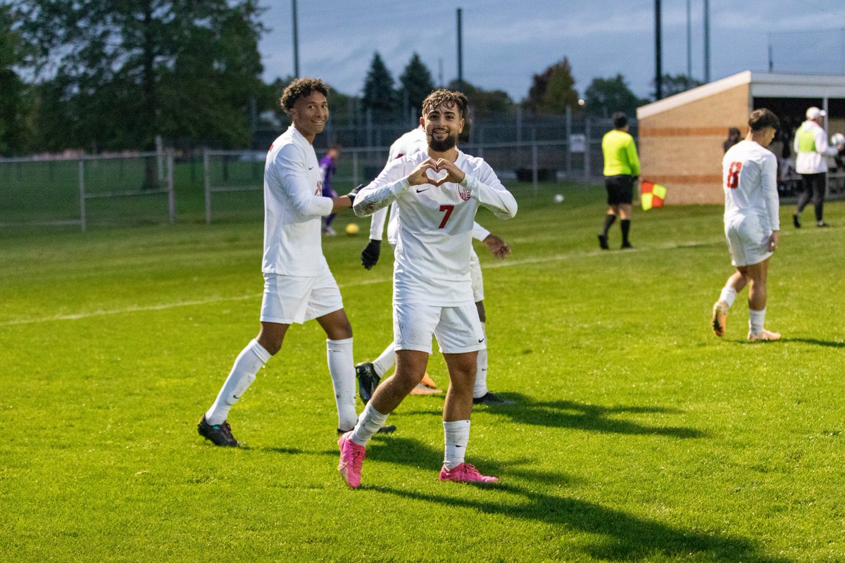 IWUWildcats's tweet photo. ๐ด>๐ฃ
Closed out Homecoming Saturday with a rivalry win over Taylor for @IWUsoccer! โฝ๏ธ
#BothAnd #uncomMEN #BeatTaylor https://t.co/KF0KujesyR