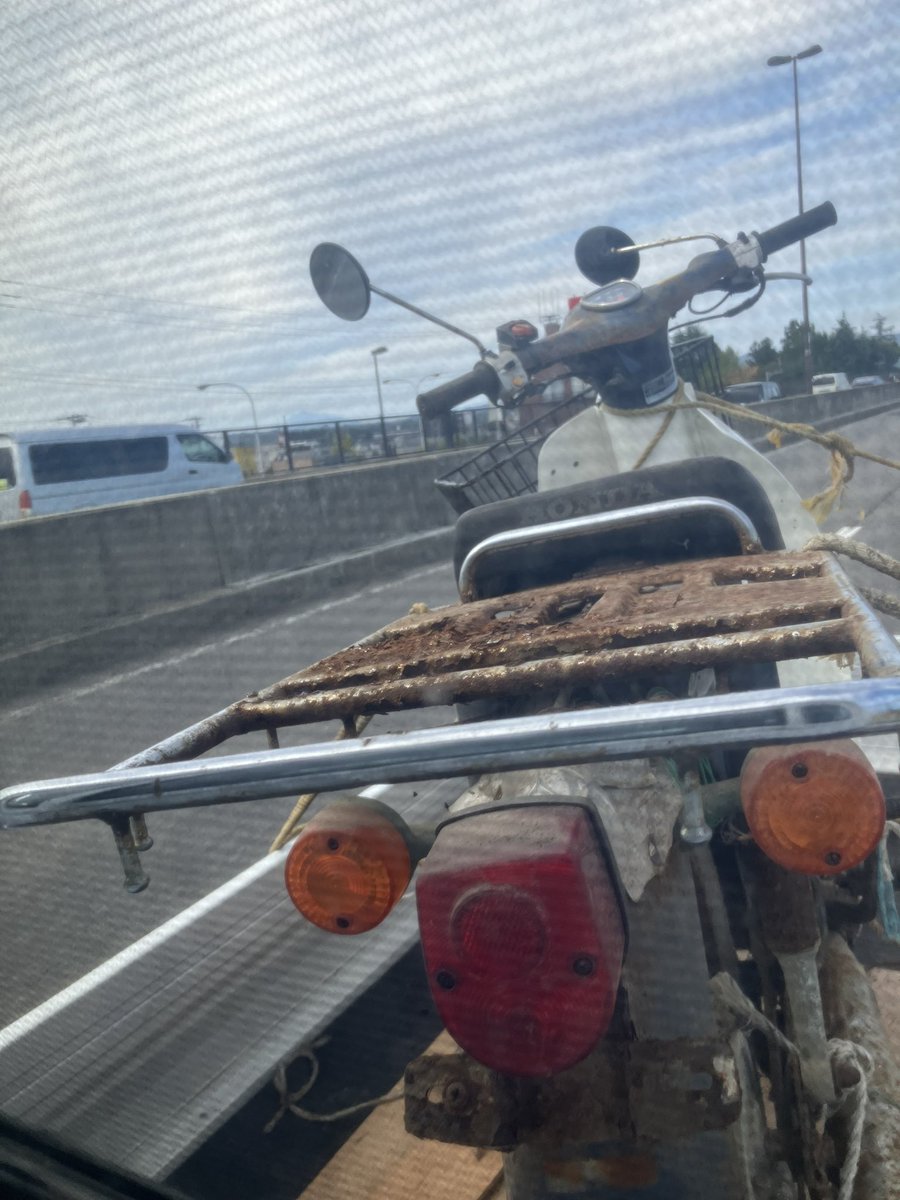 kozaru10's tweet photo. 気温も天気もちょうど良いからバイク乗ってんなー https://t.co/k5PxtxflLA