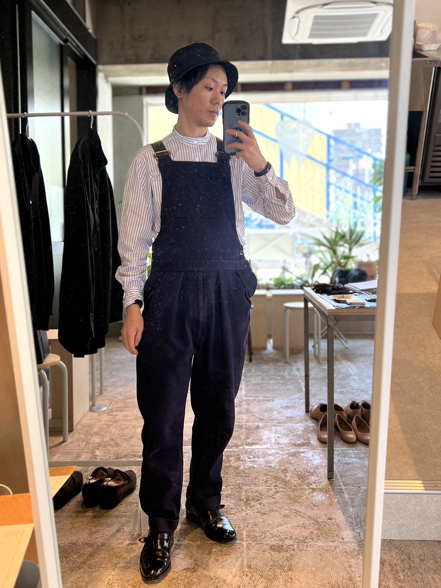 Schuhputzer621's tweet photo. 晴れてきたのでオボイストモデルに履き替えて気合い入れます。
オーバーオール久々。

shirts #shinya 
overalls #neat 
buckethat #allege 
shoes #oboistmodel 
watch #revuethommen 
socks #marcomonde https://t.co/xfdEhybj4P