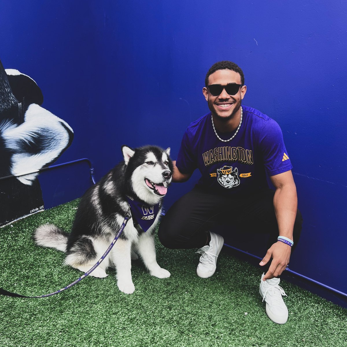 cmhein's tweet photo. . @JRODshow44 THANKS for coming out to the @GreatestSetting today!! 

You’re welcome back any time!!

#GoHuskies x #PurpleReign https://t.co/OOc90gtjS3