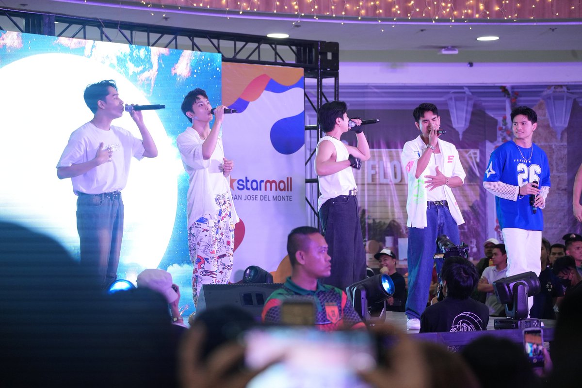 Joined the group study session of Five Breakups and a Romance: The Live Experience! Such an honor to be part of promoting this amazing that we're all looking forward to! ❤️‍🔥

We'll be at SM Valenzuela today for one more mall show! See ya there! 

#143YesMyLove