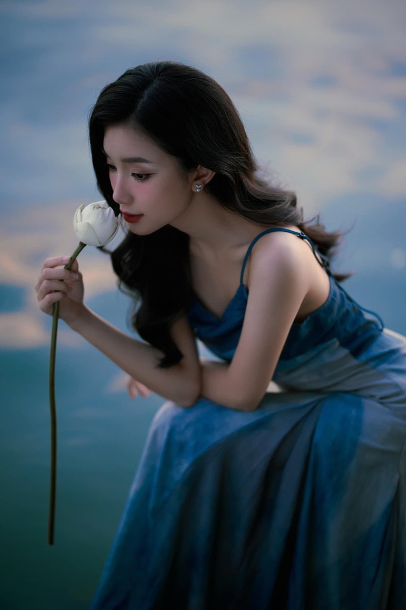 HenryCoin1's tweet photo. MÙA THU HÀ NỘI
Mùa Thu luôn là mùa yêu thích của tôi vì đó là thời điểm mọi thứ rực trong thời khắc cuối cùng, sau những ngày dài gom góp, chắt chiu 🥰🥰
#photograghy #conceptart #beauty #PSVN #ThuHaNoi https://t.co/5Qb3y6eXxk