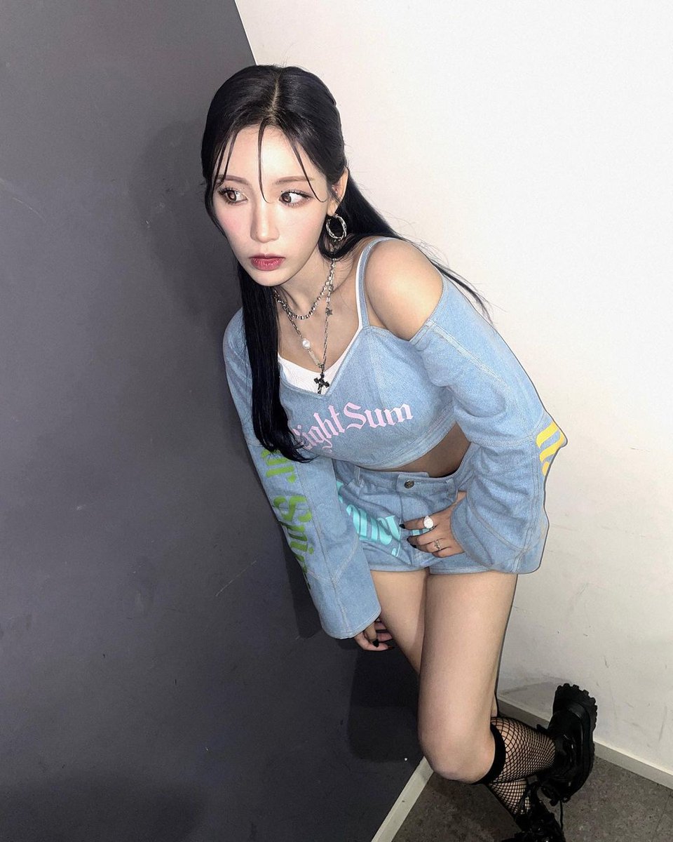 Lightsumstagram's tweet photo. Chowon's IG Update

"����🦋🧢🐬🚙"

#LIGHTSUM #라잇썸 #CHOWON #초원 @CUBE_LIGHTSUM https://t.co/lYbWXM3Hx3