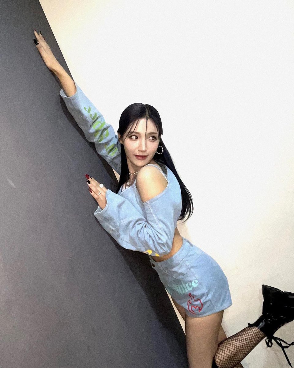 Lightsumstagram's tweet photo. (2)

#LIGHTSUM #라잇썸 #CHOWON #초원 @CUBE_LIGHTSUM https://t.co/suYip6FzrE