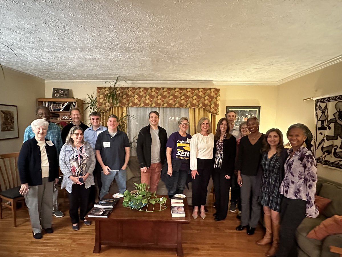 julibriskman's tweet photo. TYTY first female, first Jewish VA HOD Speaker @EFillerCorn for headlining a Briskman for Supervisor reception last night in Countryside. Gracious hosts Cheryl & Dwight were amazing!
#ourvalues #ourprogress
#keeploudounblue
#keepalgonkianblue
W/ @AtoosaReaser https://t.co/90oB7CYJwK
