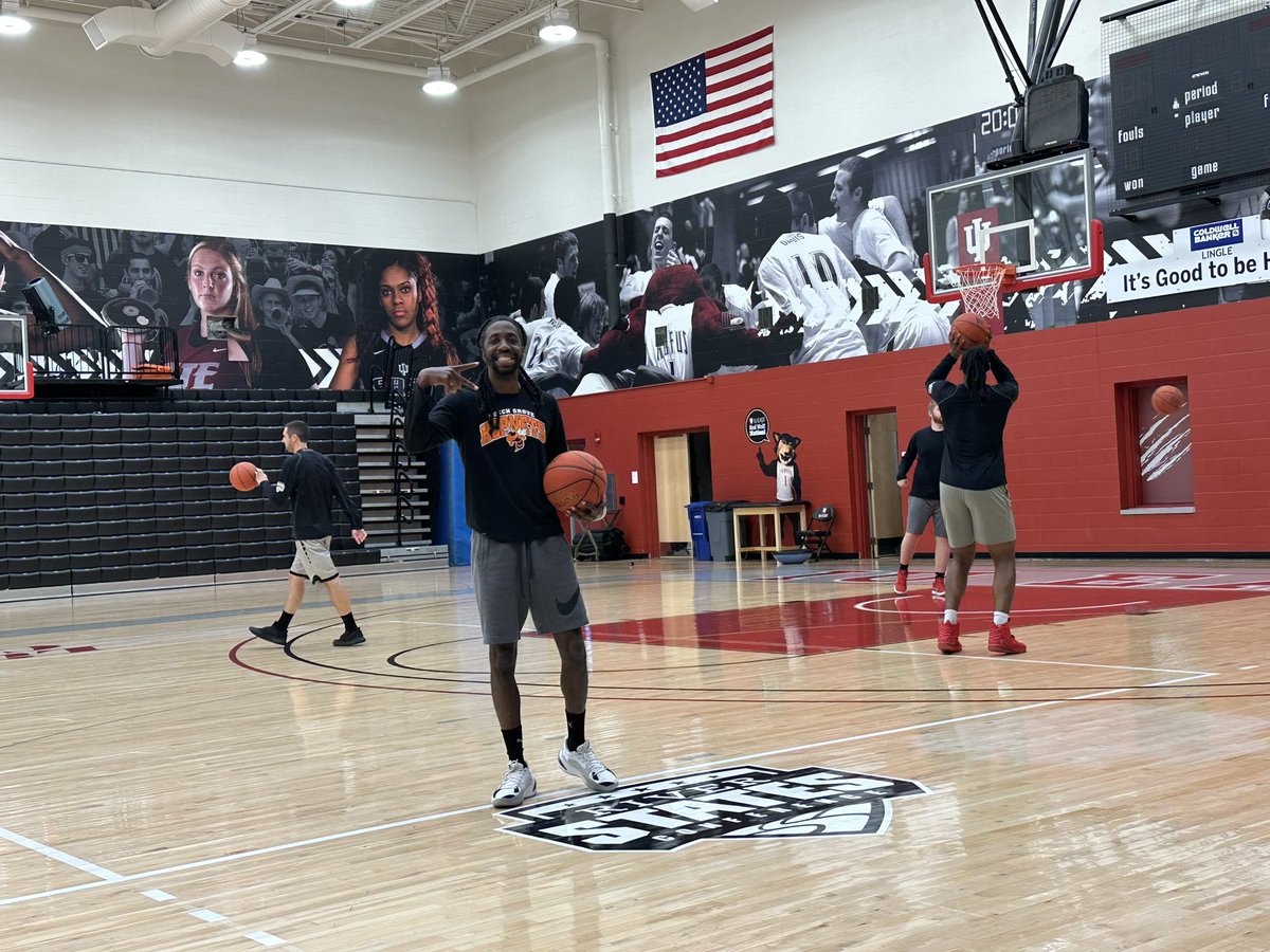 Coach Sanders (@dsanders1108) on Twitter photo This IU East brotherhood is so STRONG! So grateful I was able to spend 9 years playing with and coaching teammates/players who turn into lifelong brothers ❤️. Saturday night open gym runs are always the best night of alumni weekend 🖤🐺 This IU East brotherhood is so STRONG! So grateful I was able to spend 9 years playing with and coaching teammates/players who turn into lifelong brothers ❤️. Saturday night open gym runs are always the best night of alumni weekend 🖤🐺