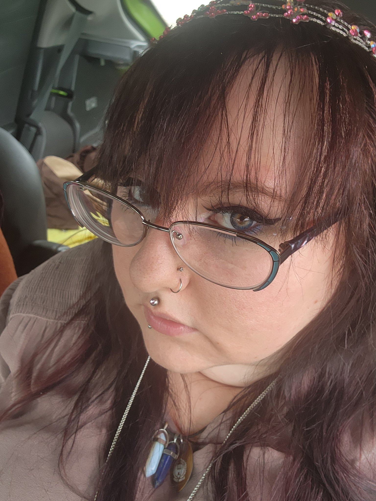 2 pic. Went to the KC Ren Faire today! I walked 5 miles/10K steps and now I'm suuuuper sleepy https://t.co/JveMZx6sM8