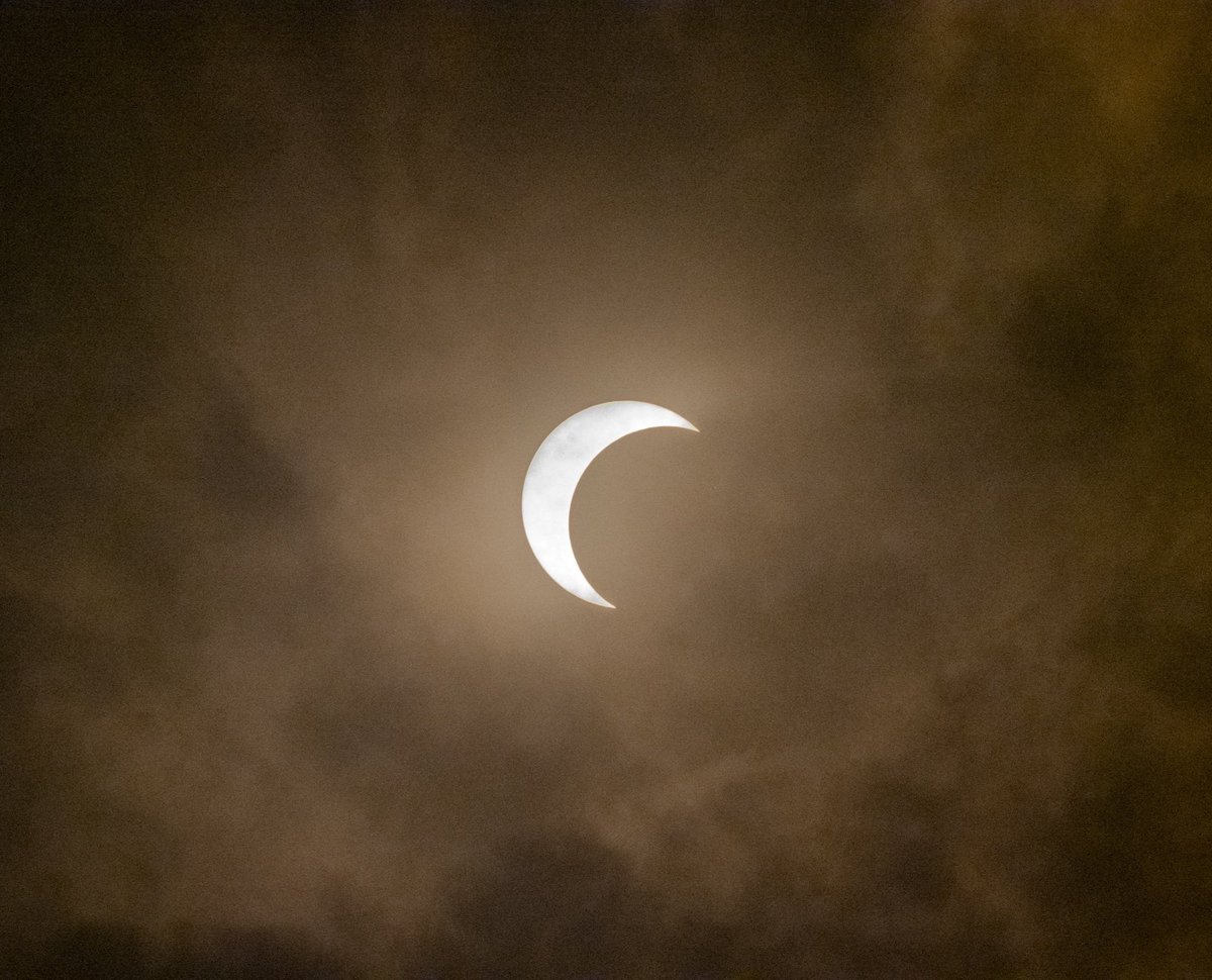 JasonStiff's tweet photo. Here's just 4 of the many beautiful #eclipse photos sent in by our viewers. Thank you so much to everyone who submitted your photos and watches our broadcasts!
#Montana #Billings #Q2 #KTVQ #MTN #thankyou #sun #clouds #annular #solareclipse #Saturday #astronomy #space #weather https://t.co/4DCI6TH03f