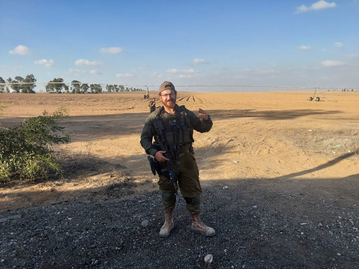 BigBenI1's tweet photo. Farmer shmully’s EREV shabbas message 🙏🙏💪
to All his brothers &amp; sisters in America who stand TALL with ISRAEL 🇮🇱🇮🇱🇮🇱🇺🇸🇺🇸🇺🇸🙏🙏

Keep davening 🇮🇱🔥
Keep learning 🇮🇱🇮🇱💪
Keep praying 🇮🇱🇮🇱🙏
Keep doing Kindness &amp; good deeds 🇮🇱🇮🇱🇮🇱🇮🇱🇮🇱💯

AM YISROEL CHAI 🇮🇱🇮🇱🇮🇱 https://t.co/BEPiPndejs
