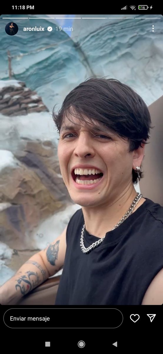 IzaMonserrath's tweet photo. @christophervele Yo quiero que me sigas  Chris ❤️🤞
#4ever 
Dios también soy tu hija 😬🙈 https://t.co/pbvkgRxgIU
