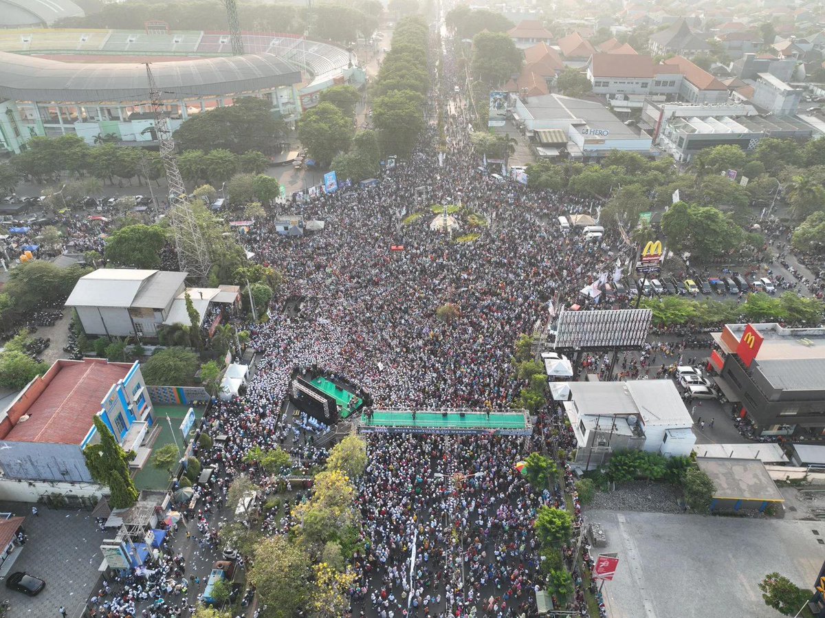 BangPino__'s tweet photo. Aku katakan ini bukan lagi ombak perubahan, tapi ini seperti TSUNAMI PERUBAHAN. 

Dari Sidoarjo Jawa Timur, Tsunami Perubahan itu akan mengalir ke pelosok Negeri. 

Insya Allah 70% Jatim ditangan #AMIN  

#AniesMuhaimin2024 https://t.co/QccKnpuPwW