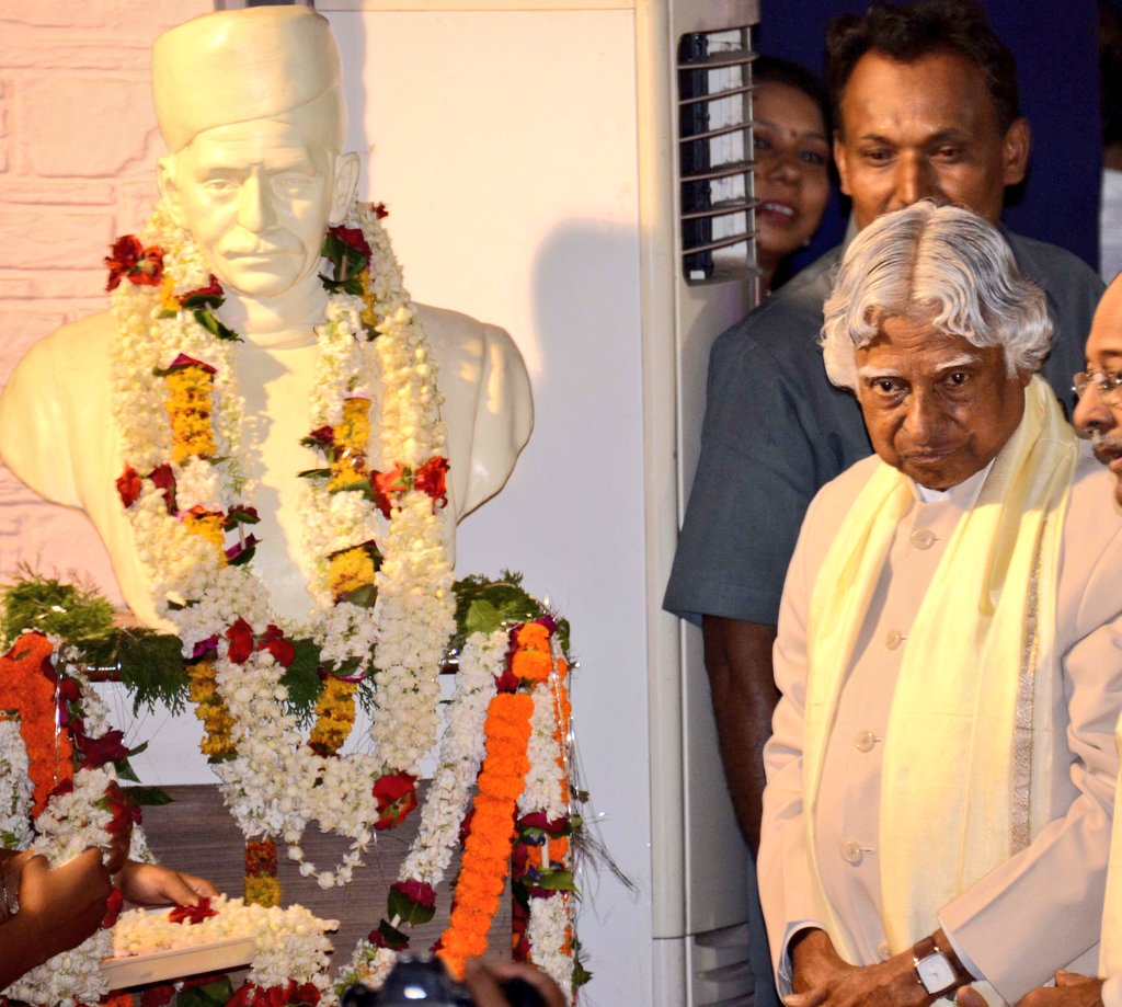 VCofficeBHU's tweet image. देश के पूर्व राष्ट्रपति, महान वैज्ञानिक, &apos;भारत रत्न&apos;, &apos;मिसाइल मैन&apos; डॉ. ए.पी.जे. अब्दुल कलाम जी को उनकी जयंती पर सादर नमन।