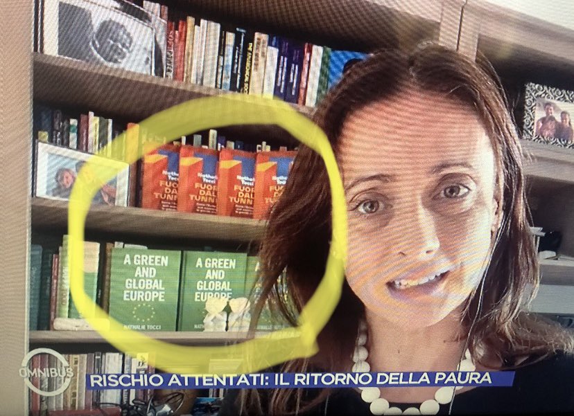 Zerovirgola2's tweet image. Israele bombarda Gaza comprate i miei libri 

#Tocci #Basile