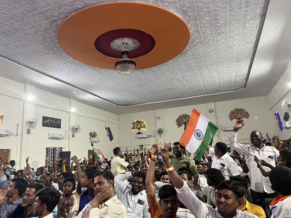 thecorraichur's tweet photo. India 🇮🇳 vs Pakistan 🇵🇰

#Raichur #Karnataka #ViratKohli𓃵 #RohitSharma #Bumrah #IndiavsPak #IndiaVsPakistan https://t.co/6eSS40PuQK