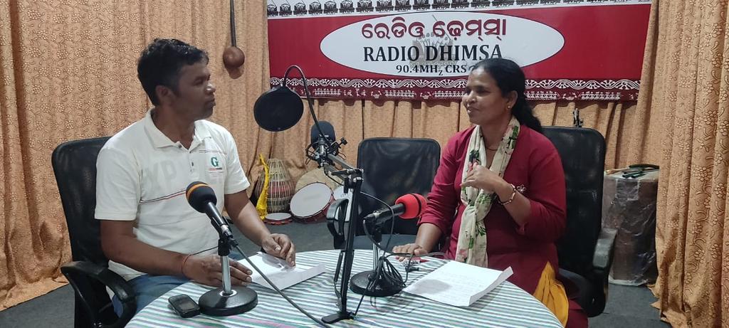SouthSova's tweet photo. On the occasion of World Handwashing Day, Radio Dhimsa has invited Ms. Sushila Nag, an AWW worker to speak out on the importance of clean hands.
#WorldHandwashingDay
#Youth4WaterPlus
@RadioBulbul https://t.co/f6MGaPKOwU