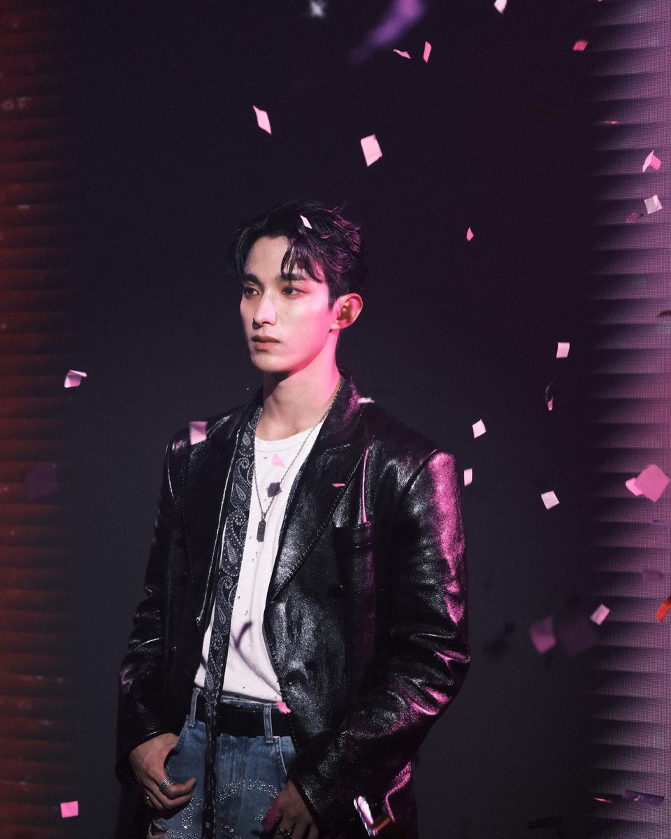 wonubliss's tweet photo. dk_is_dokyeom 🖤☀️✨ #도겸 https://t.co/d5SIuH7w6x