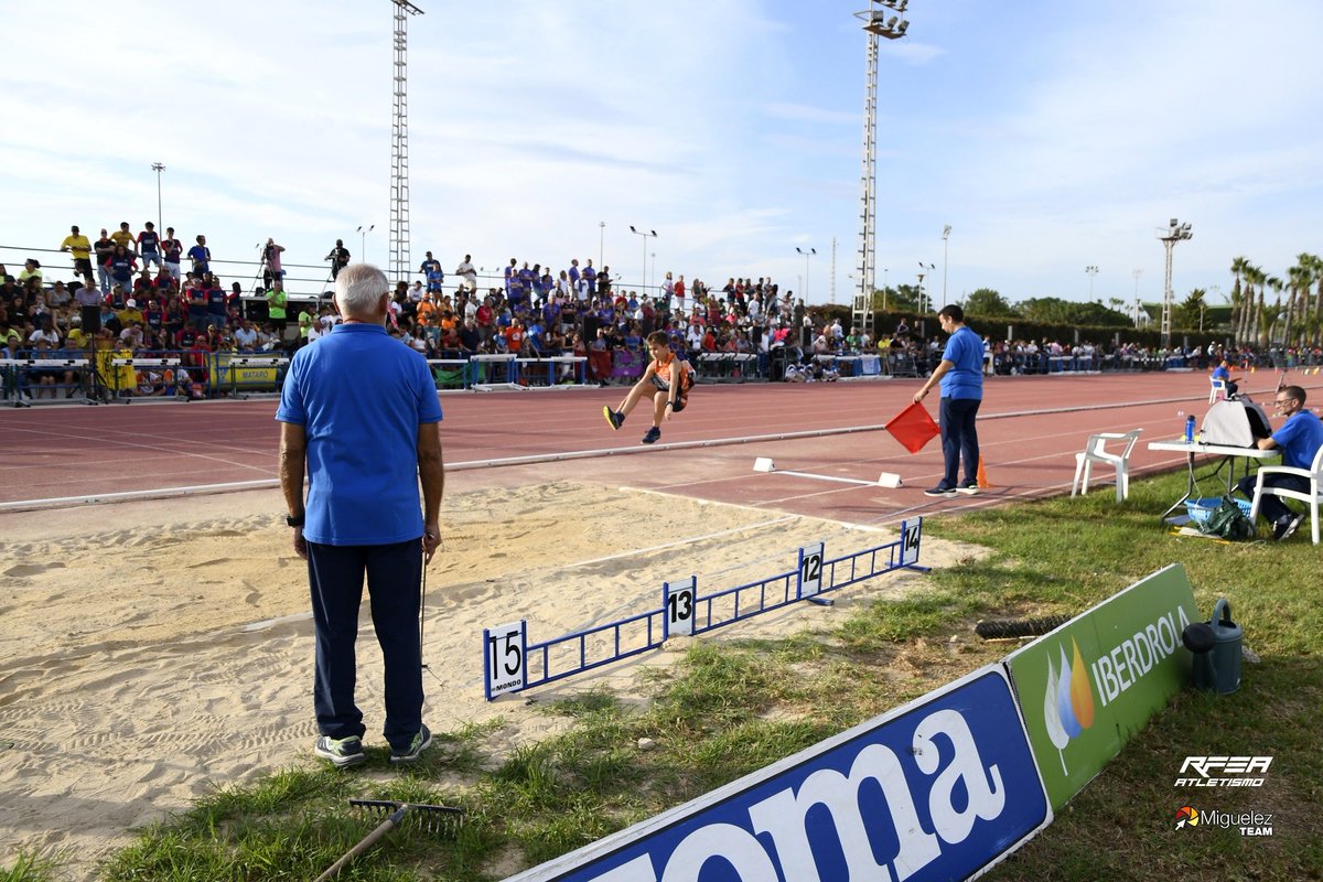 atletismoRFEA's tweet photo. Ya en marcha la Segunda y última jornada del
#CEatletismoSub14Equ 

¿Qué equipos serán los mejores de España de 2023? 

📺 Lo estamos viendo en @LaLigaPlus 
📊https://t.co/Ph0lNXdWZK https://t.co/KFdUy4Enmc