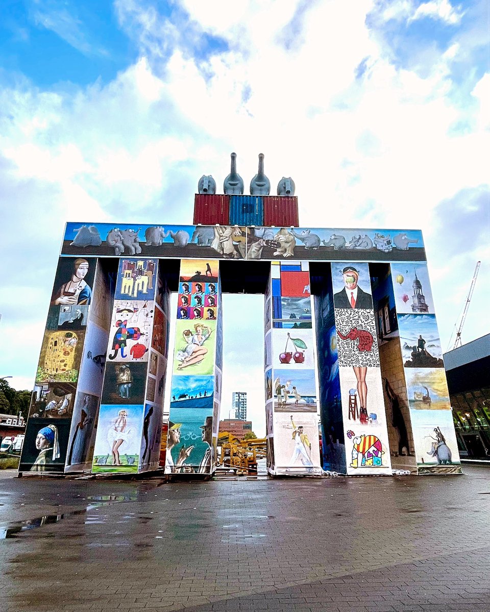 FischmarktNews's tweet photo. Die Hamburger Version des #globalgate Ottifanten Tor von #ottowalkes am Tor zur Welt #hamburg #otto #hamburgmeineperle #hamburgerhafen #ottifant https://t.co/zC27FyZmPu