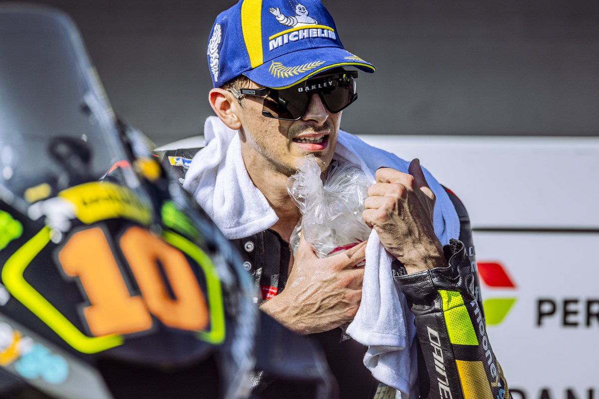 Yesterday, today and tomorrow: you are our heroes 🦸🏻‍♂️ 🙌🏻

<a href="/Marco12_B/">Marco Bezzecchi #12</a> <a href="/Luca_Marini_97/">Luca Marini</a> <a href="/MotoGP/">MotoGP™🏁</a> #IndonesianGP🇮🇩 #MooneyVR46RacingTeam #VR46 #MotoGP #LM10 #MB72