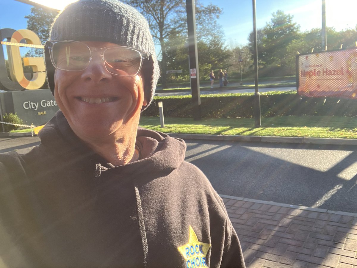 Good luck to everyone running the Manchester Half this morning. Not running but singing en route with <a href="/RockChoir/">Rock Choir Official ⭐️</a> <a href="/rockchoirgmr/">Rock Choir Gtr Manc</a>