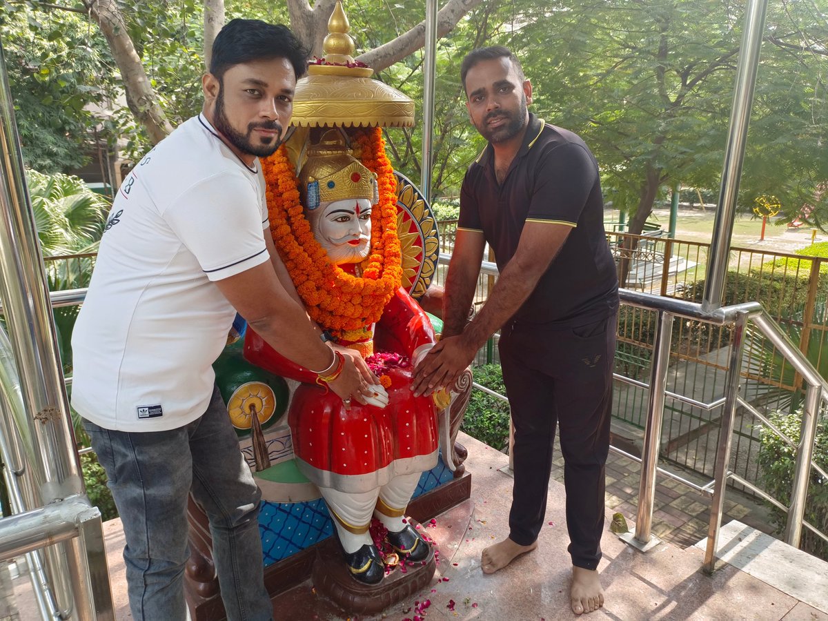 aapramankumar's tweet image. वेदिक समाजवाद के प्रर्वतक, युग पुरुष, राम राज्य के समर्थक एवं महादानी एवं समाजवाद के प्रथम प्रणेता ।

महाराजा अग्रसेन जी की जयंती पर कोटि-कोटि नमन ।

#MaharajaAgrasenJayanti 
#Ward99 #harinagar