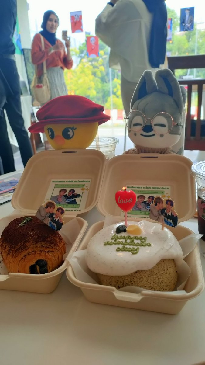 keyomipenn's tweet photo. #AutumnwithMC

Celebrating Minchan day with the Aussies 호주즈 라인 Bbokari is sooo cuteeee aaaahhhh 😍😍😍 https://t.co/5oCgsBR47C