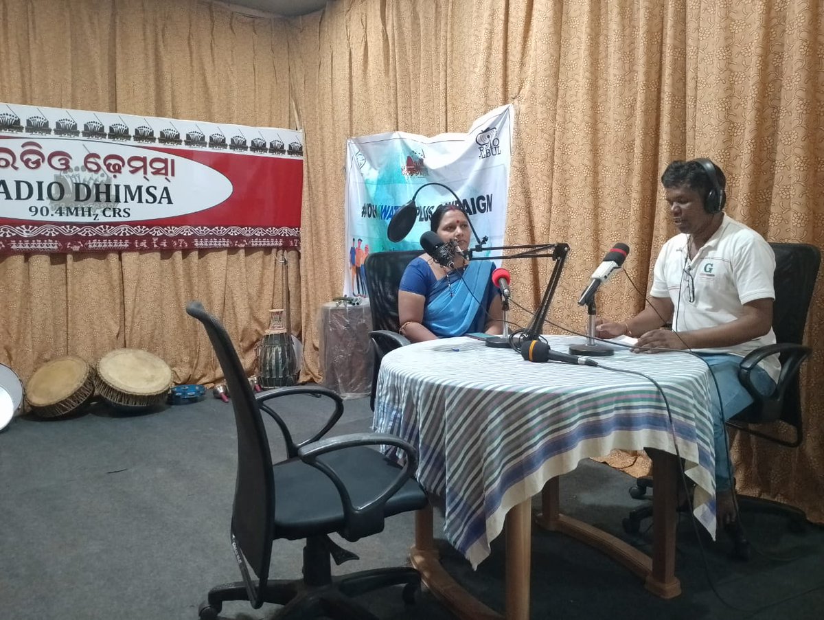 SouthSova's tweet photo. To make understand it's listeners about the importance of cleanhands, RadioDhimsa has invited Mrs. Anjana Rana,ASHA worker to explain how keeping our hands clean leads to a healthier life.The program's theme was "Clean hands are within reach"
#Youth4WaterPlus #WorldHandwashingDay https://t.co/mrw2koQzNo
