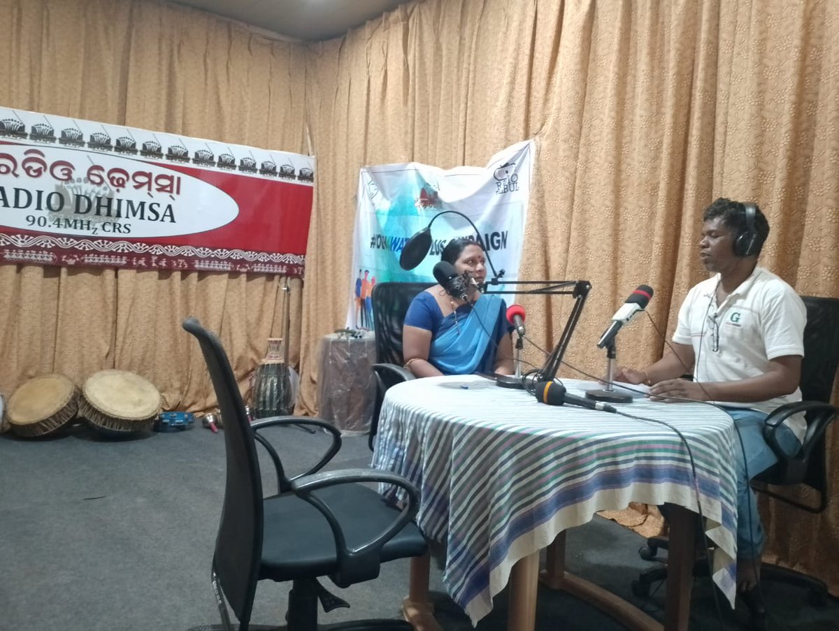 SouthSova's tweet photo. To make understand it's listeners about the importance of cleanhands, RadioDhimsa has invited Mrs. Anjana Rana,ASHA worker to explain how keeping our hands clean leads to a healthier life.The program's theme was "Clean hands are within reach"
#Youth4WaterPlus #WorldHandwashingDay https://t.co/mrw2koQzNo
