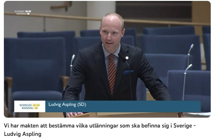 DavidJansson76's tweet photo. Ludvig #Aspling⤵️, en vidrig liten #rasist i #SD 🤡🤬🤮
Makten har stigit honom samt även hela SD upp över huvudet. https://t.co/5vUDcu86AO