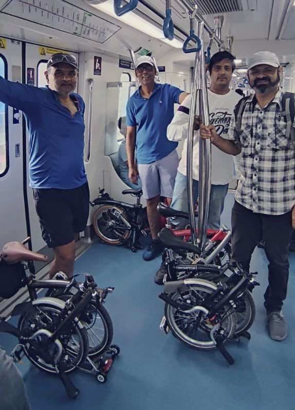 CivicOp_india's tweet photo. It's great to spot foldable bikes within #NammaMetro! 🚲 Let's encourage their usage. Cycling promotes good health for all. 🌿 Increased cycling can also lead to improved public infrastructure. 🏗️ Let's not overlook the voices of the users! 🔊 #Cycling #iCycle #Bike #BrandBengaluru 👍