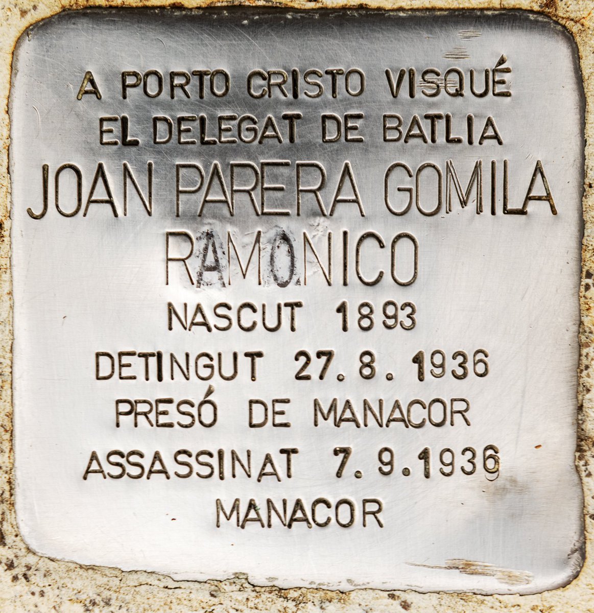 Manuel Aguilera (@maguilera_) on Twitter photo Ramonico se jugó el tipo para detener la sed de sangre en la <a href="/BatallaMallorca/">Batalla de Mallorca</a>, pero su noble gesto no le bastó para salvar su propia vida.
Ramonico, el ángel rojo mallorquín ultimahora.es/opinion/tribun… vía <a href="/UHmallorca/">Ultima Hora Mallorca</a> Ramonico se jugó el tipo para detener la sed de sangre en la <a href="/BatallaMallorca/">Batalla de Mallorca</a>, pero su noble gesto no le bastó para salvar su propia vida.
Ramonico, el ángel rojo mallorquín ultimahora.es/opinion/tribun… vía <a href="/UHmallorca/">Ultima Hora Mallorca</a>