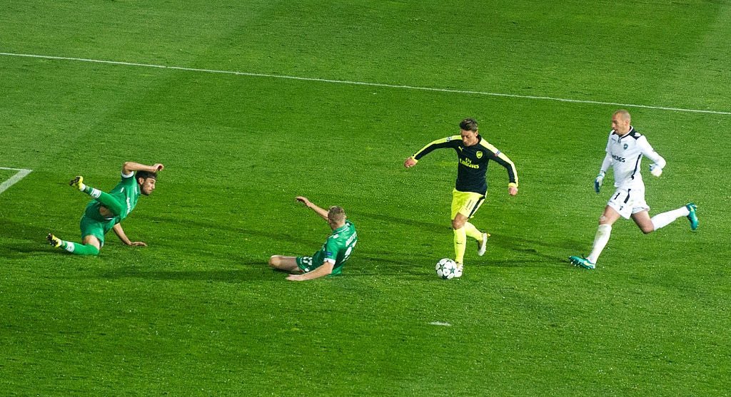 OzilThings's tweet photo. Mesut Özil. Greatest Playmaker of All Time. A thread: https://t.co/mVlzftLDcq