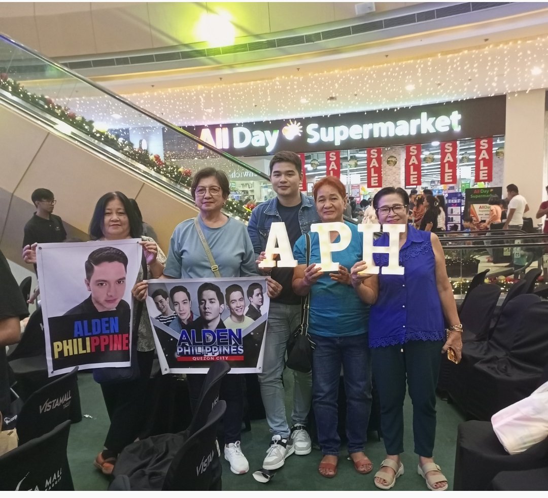 Late post APH attended at VISTA MALL TAGUIG 
<a href="/aldenrichards02/">Alden Richards</a>  <a href="/yourjuliamontes/">Julia Montes</a>  <a href="/myriad_corp/">MYRIAD Corporation</a>  <a href="/GMAPictures/">GMA Pictures</a>  <a href="/CSstudiosph/">Cornerstone Studios</a> 
#5BAARinValenzuela
#ALDENRichards 
SundayWith ALDENx5BAAR