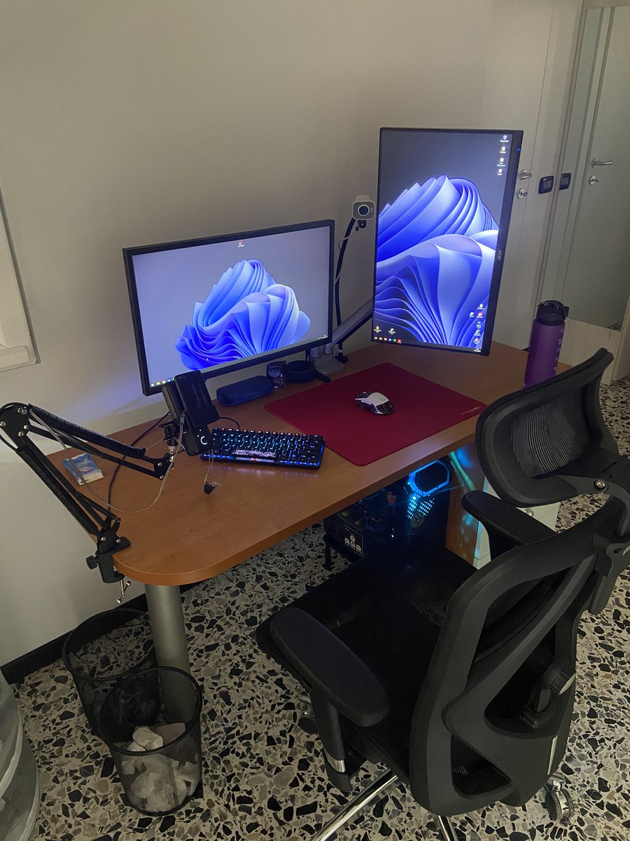ReallyBadKaisa's tweet photo. Postazione fissa finally BAAAACCCCKKK https://t.co/Ff9DVF1fsq