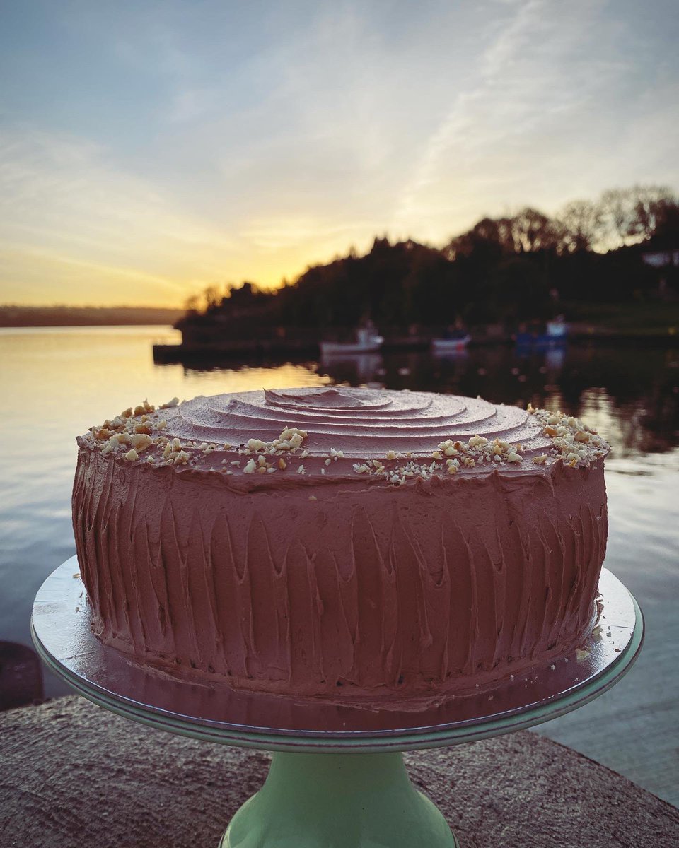 cake_dame's tweet photo. Sunday 15th Oct List .
To reserve a slice or a selection please WhatsApp 0861719723 and I’ll have your order ready for collection at the hatch later .#CakeToGo #Slices .
The WhatsApp Line is now Open . https://t.co/pYccblhKP5