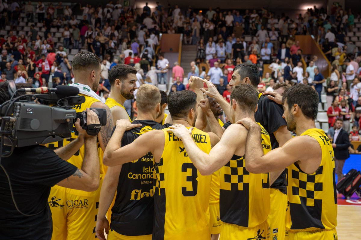 radioclubSER's tweet photo. ¡CARRUSEL EN LA SER!

📻 A las 12:05 horas con @AlexArbelo:

⚽ Protagonistas del @CDMirandes - @CDTOficial

🏟️ @UDCATenerife - @RealBetisFem 

😉 Txus Vidorreta (@CB1939Canarias)

🏀 Elena Escuder, María Rosales y Samira Olano (@RCNT_BALONCESTO)

AUDIO |
https://t.co/W2jLN3Dl0j https://t.co/OE9EmoSzpz