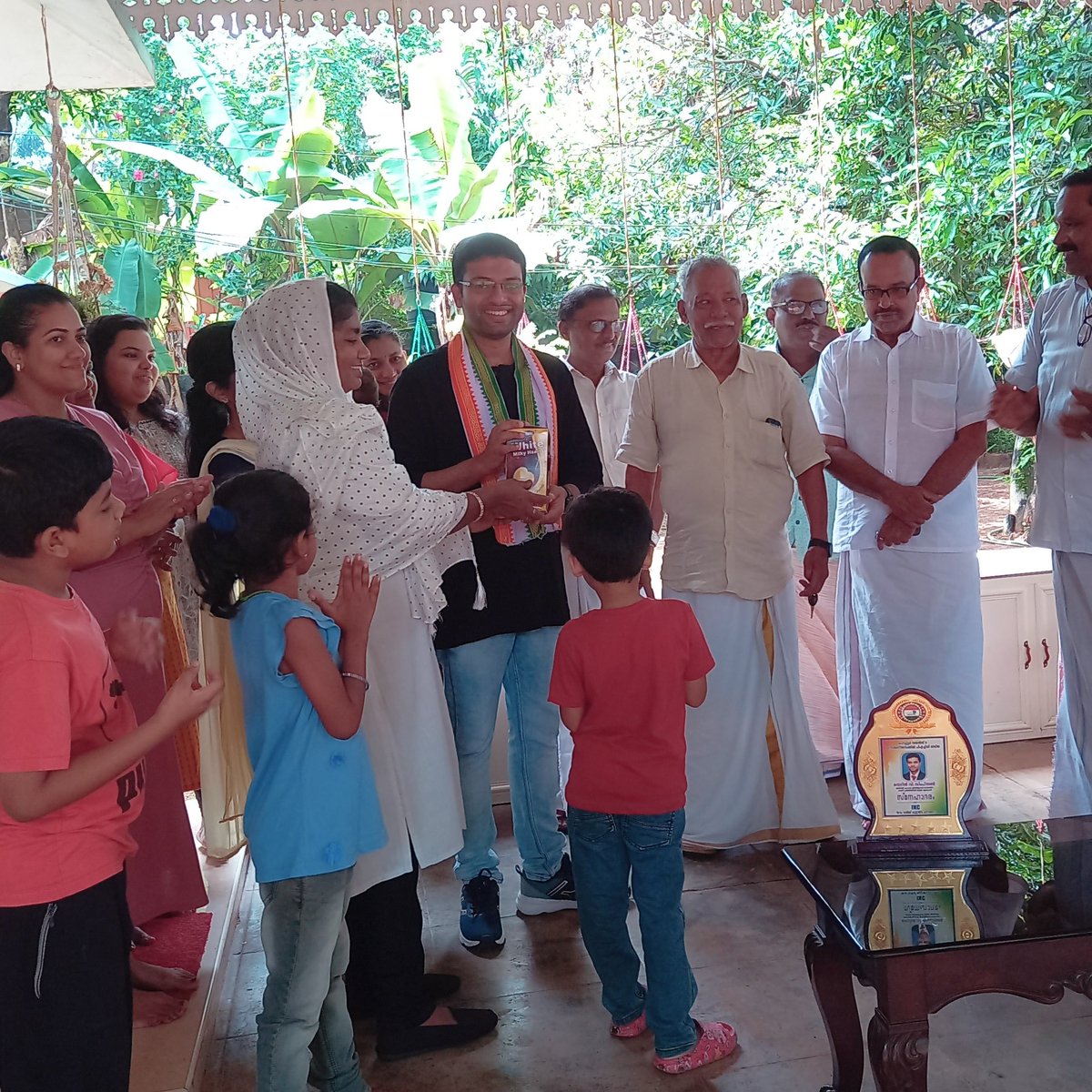serinsimpson's tweet photo. Receiving recognition from our own people is a truly special and heartwarming experience, and it fills me with immense happiness and gratitude. #recognition #panchayat #phd https://t.co/JKiOG0wrdT