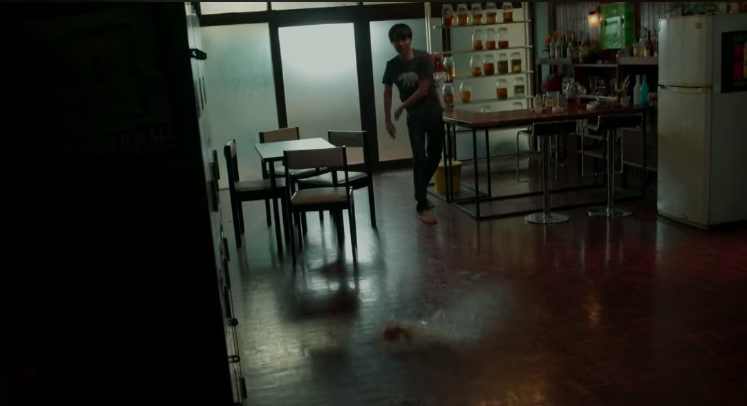 akksolaris's tweet photo. sandray fight scene ; a thread because this is my favourite scene and firstkhao's acting was mind-blowing 

#OnlyFriendsSeriesEP10 https://t.co/qIg4nUhgrD