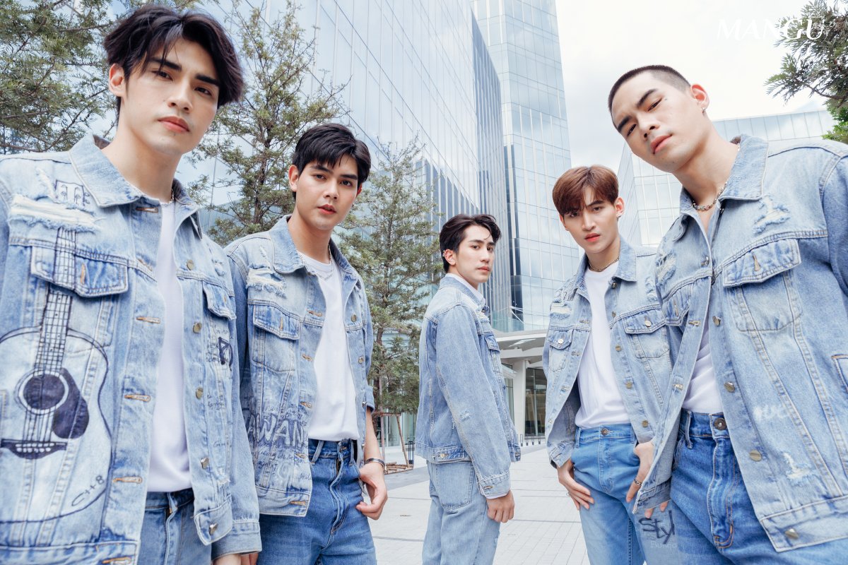 ManGu_Magazine's tweet image. 📱 ติดตาม #ManGuMagazine ในรูปแบบ E-Magazine ได้ทาง WeChat มินิโปรแกรม,แพลตฟอร์มออนไลน์ของแอทม่านกู่ และ atmangu.com/magazine

#ManGuMagazineXSnapProject
#ManGuMagazineOnline
#Ohm
#Guide
#Poom
#Tawan
#Atom
#Snapproject  
#ช่อง8 #Ch8